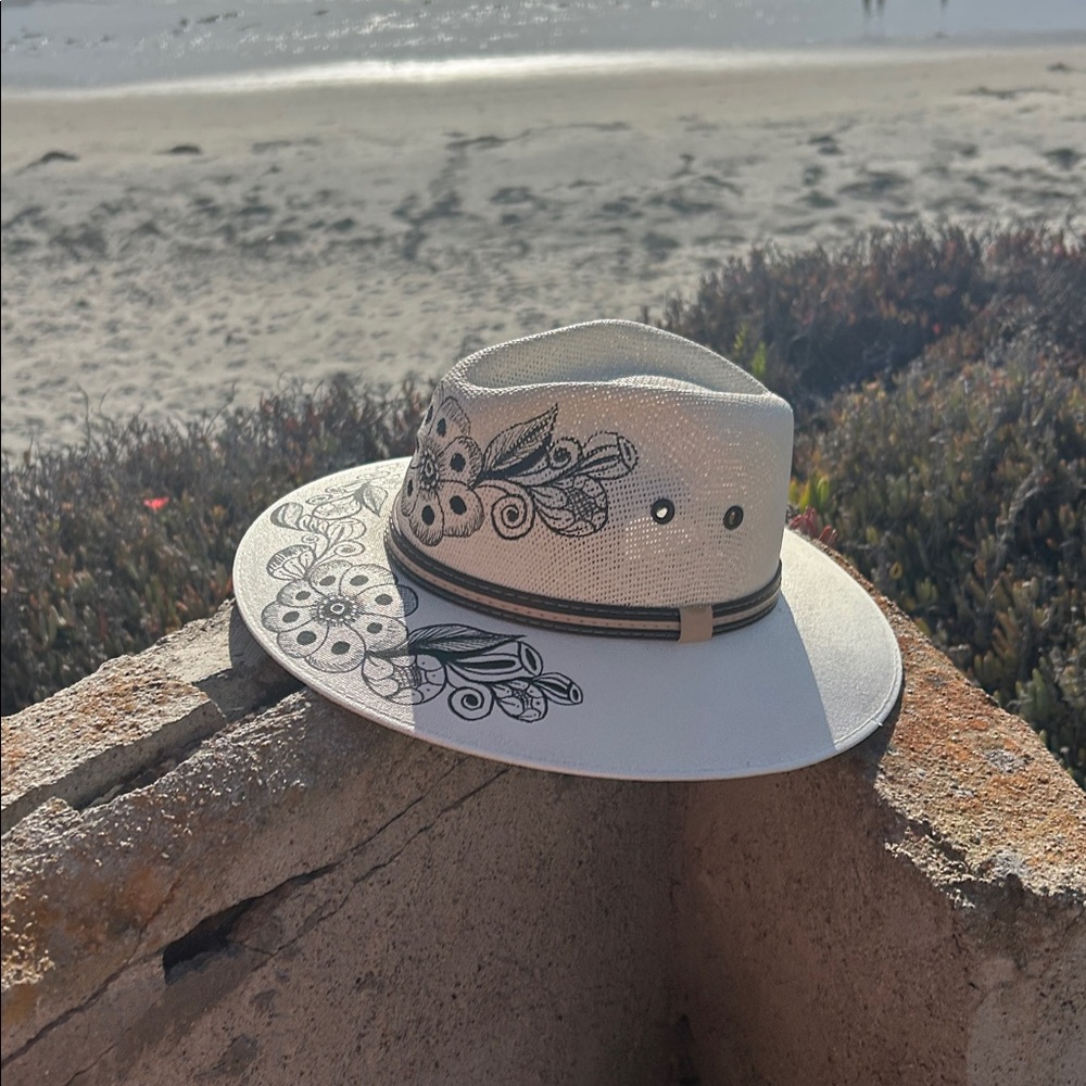 Woman’s Mexican hat - Picture 2 of 7